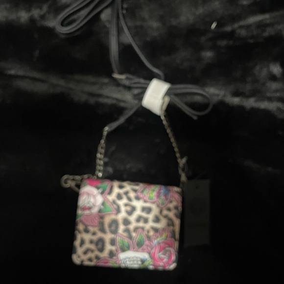 Ed Hardy Cheetah Print Micro
Crossbody & Key Ring Unisex Bag NWT - Picture 9 of 9